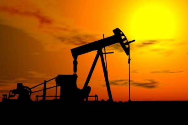 Preţul petrolului, în scădere puternică după încheierea acordului privind programul nuclear iranian